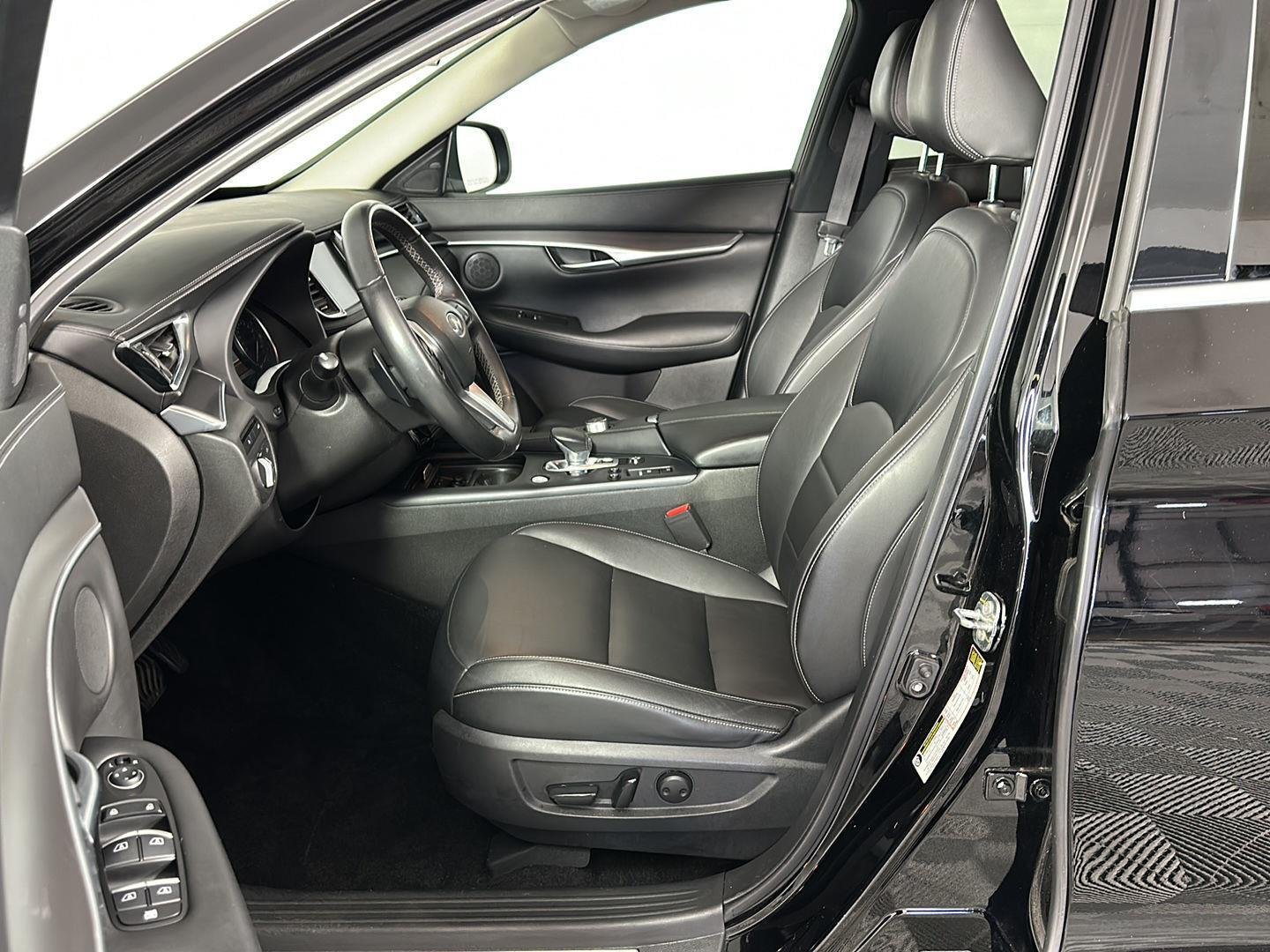 Used 2021 Black Obsidian INFINITI PURE image 5