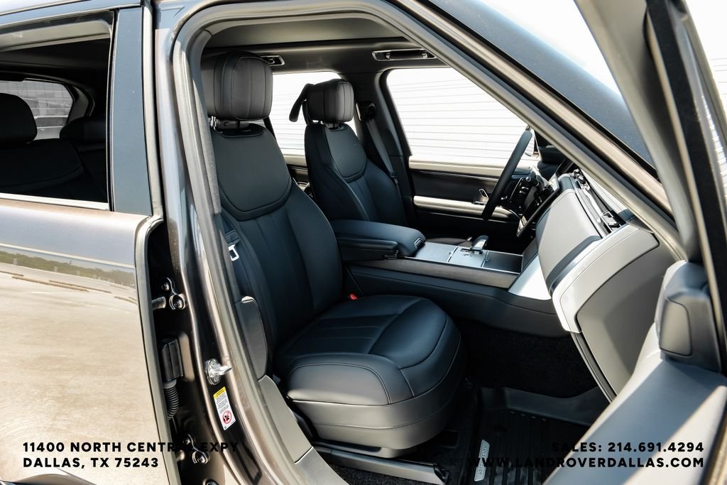 New 2026 Charente Grey Prem Met Land Rover SE image 33