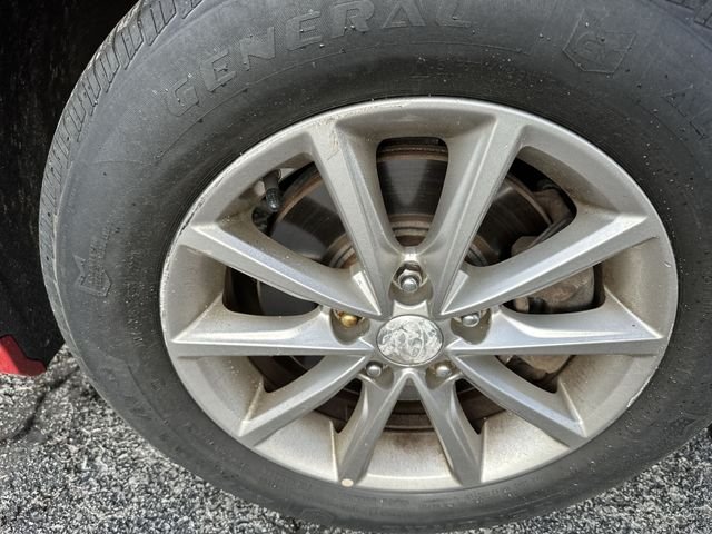 Used 2019 Red Hyundai SE image 20