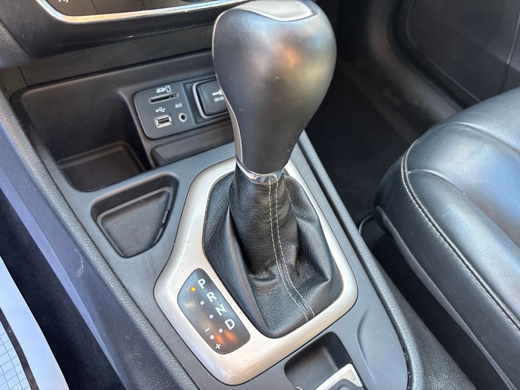 Used 2015 Black Jeep Limited image 29