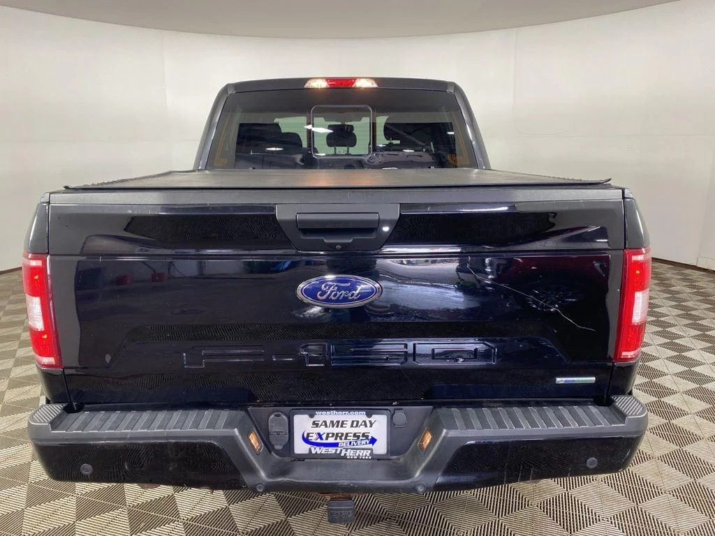 Used 2019 Black Metallic Ford XLT image 7