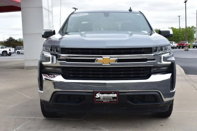 Used 2021 Gray Chevrolet LT image 3