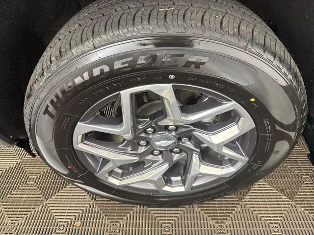 Used 2022 Gray Chevrolet LTZ image 31