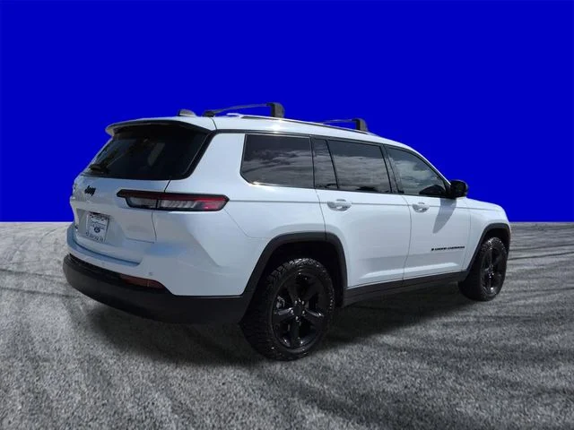 Certified Used 2023 Bright White Clearcoat Jeep Altitude image 4