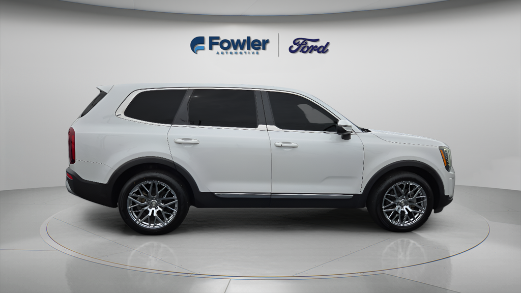 Used 2020 White Kia LX image 8