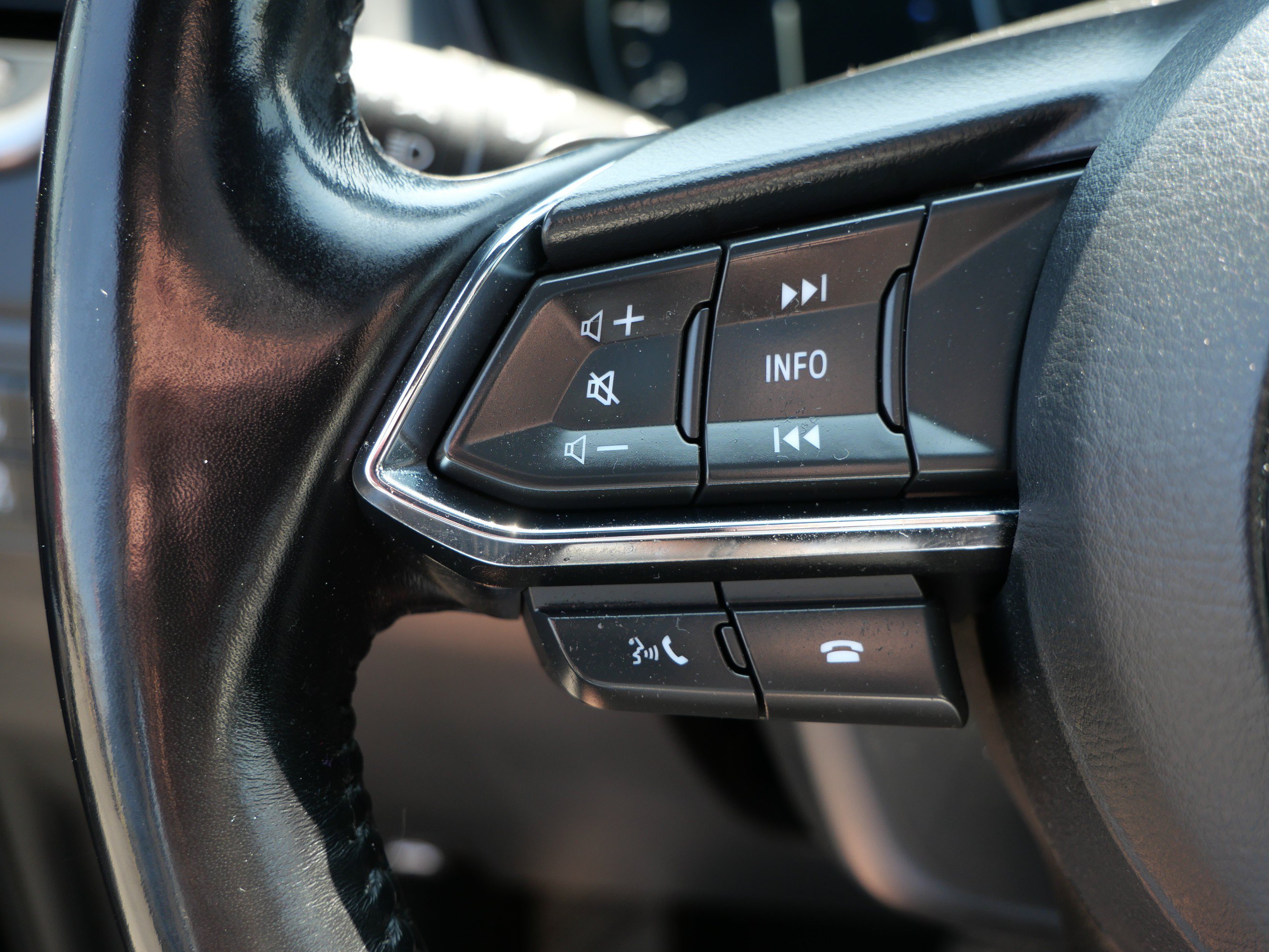 Used 2022 Jet Black Mica Mazda Grand Touring image 19
