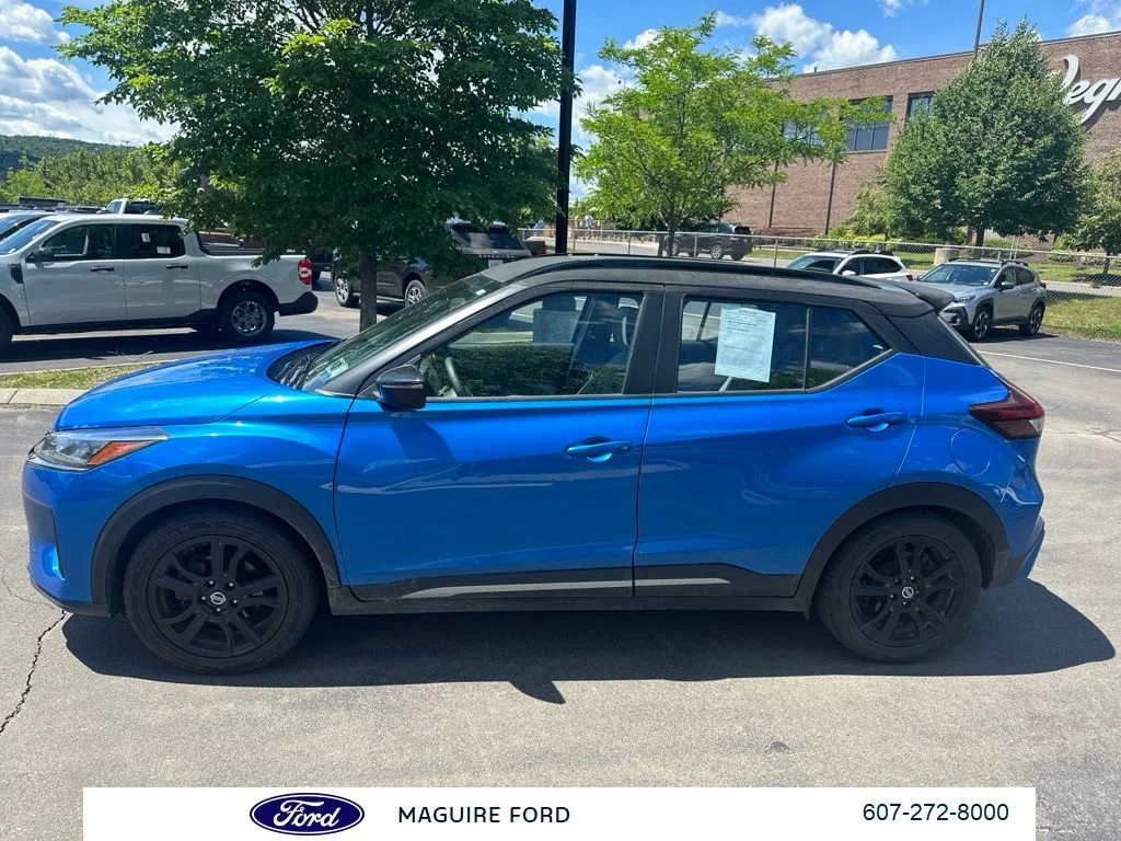 Used 2021  Nissan SR image 9