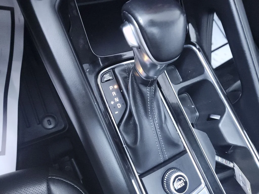 Used 2020 Silver Kia S image 19