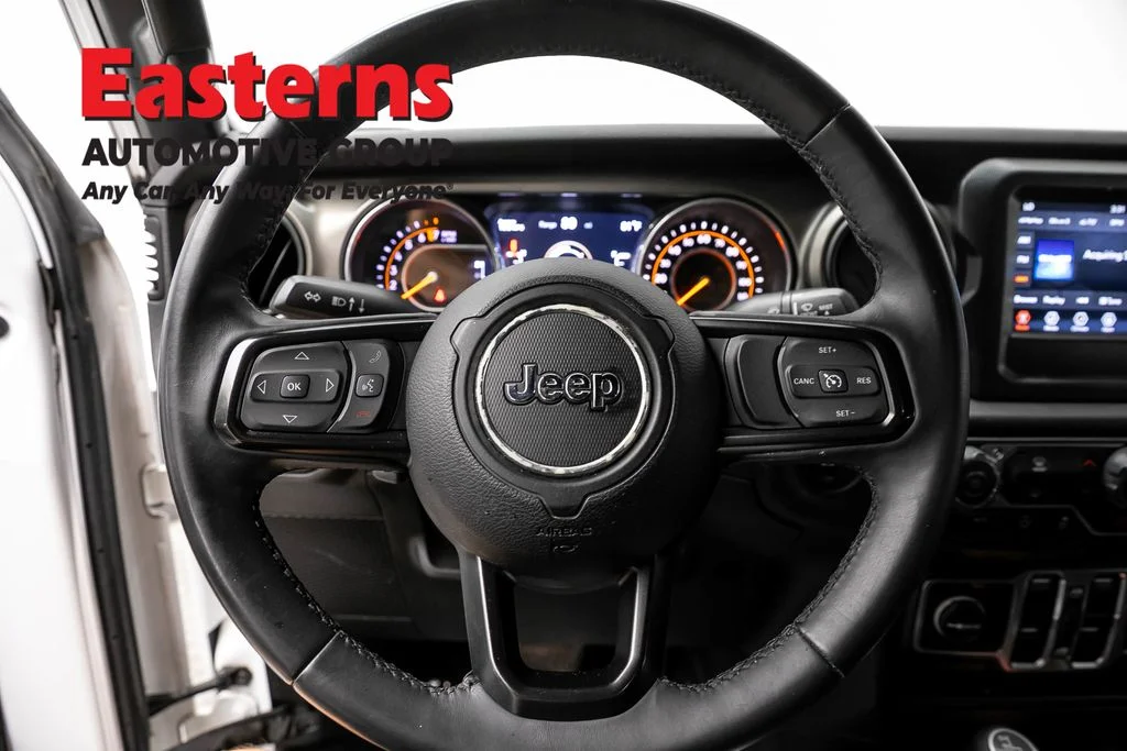 Used 2018 White Jeep Unlimited Sport S image 10