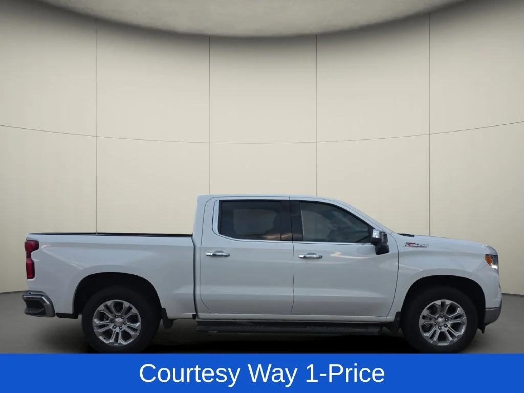 Used 2025 White Chevrolet LTZ image 11