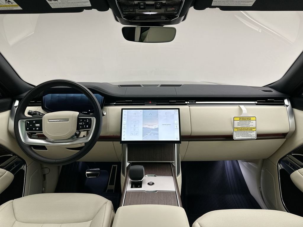 New 2026 Eiger Grey Metallic Land Rover SE image 8