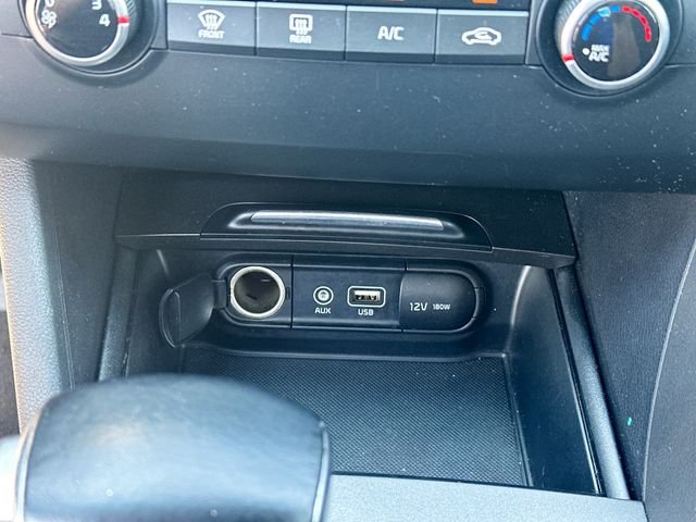 Used 2016 White Kia LX image 22