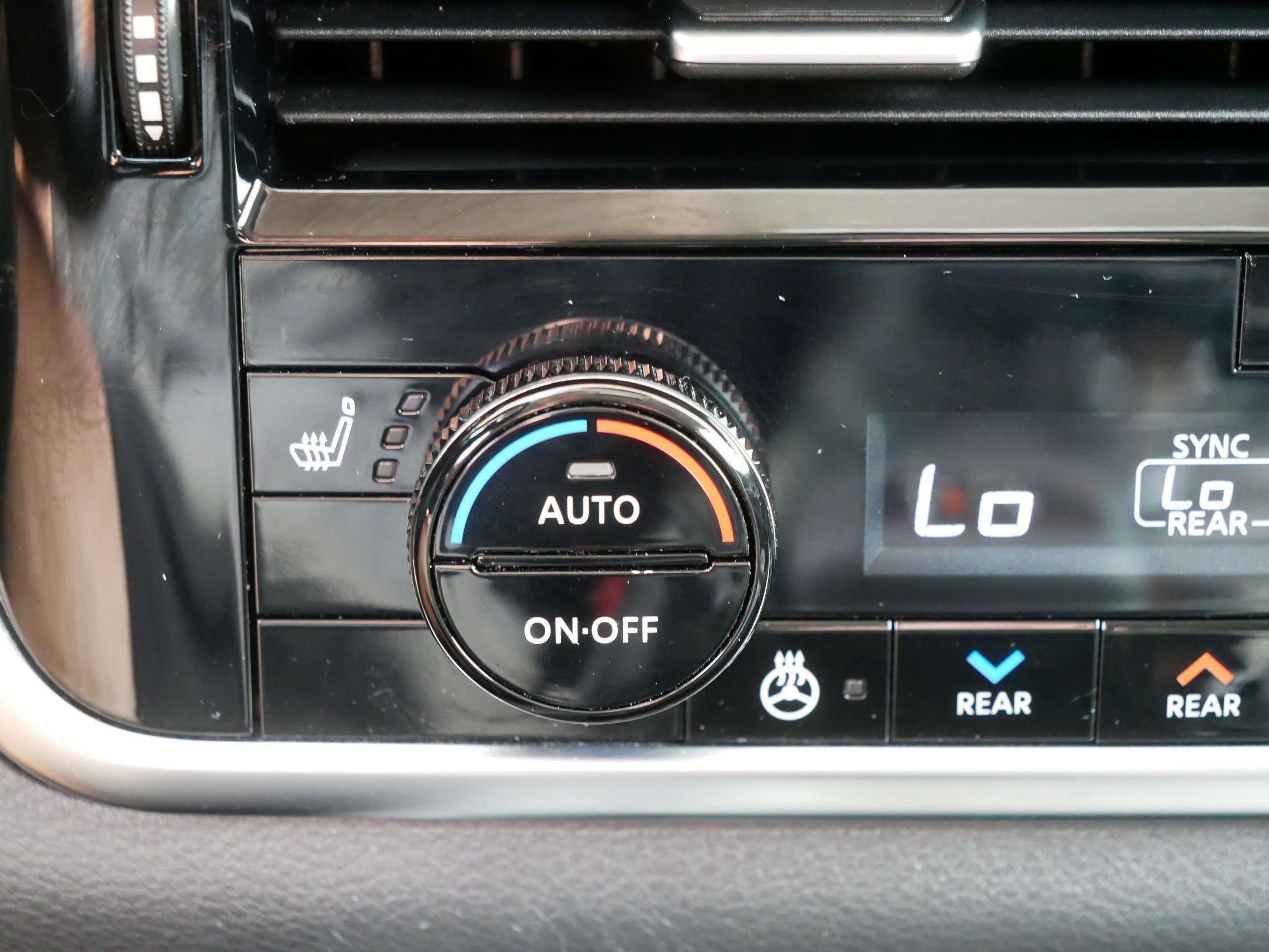 Certified Used 2023 Pearl White Tricoat Nissan SL image 33