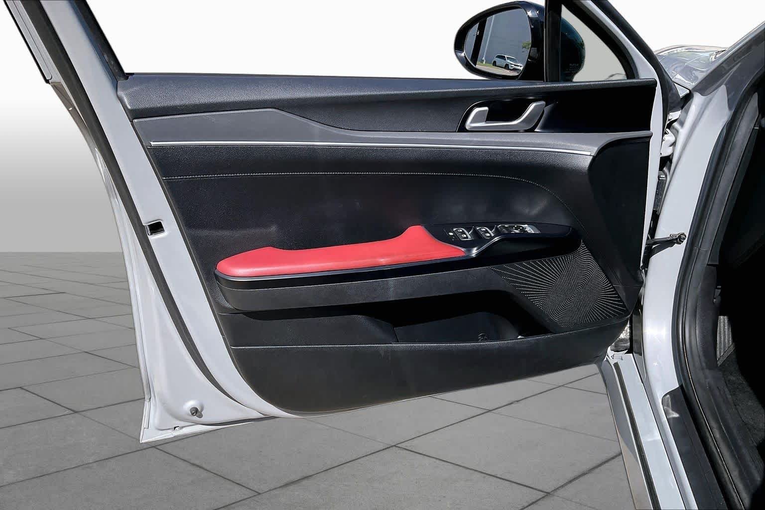 Used 2023 Wolf Gray Kia GT-Line image 22