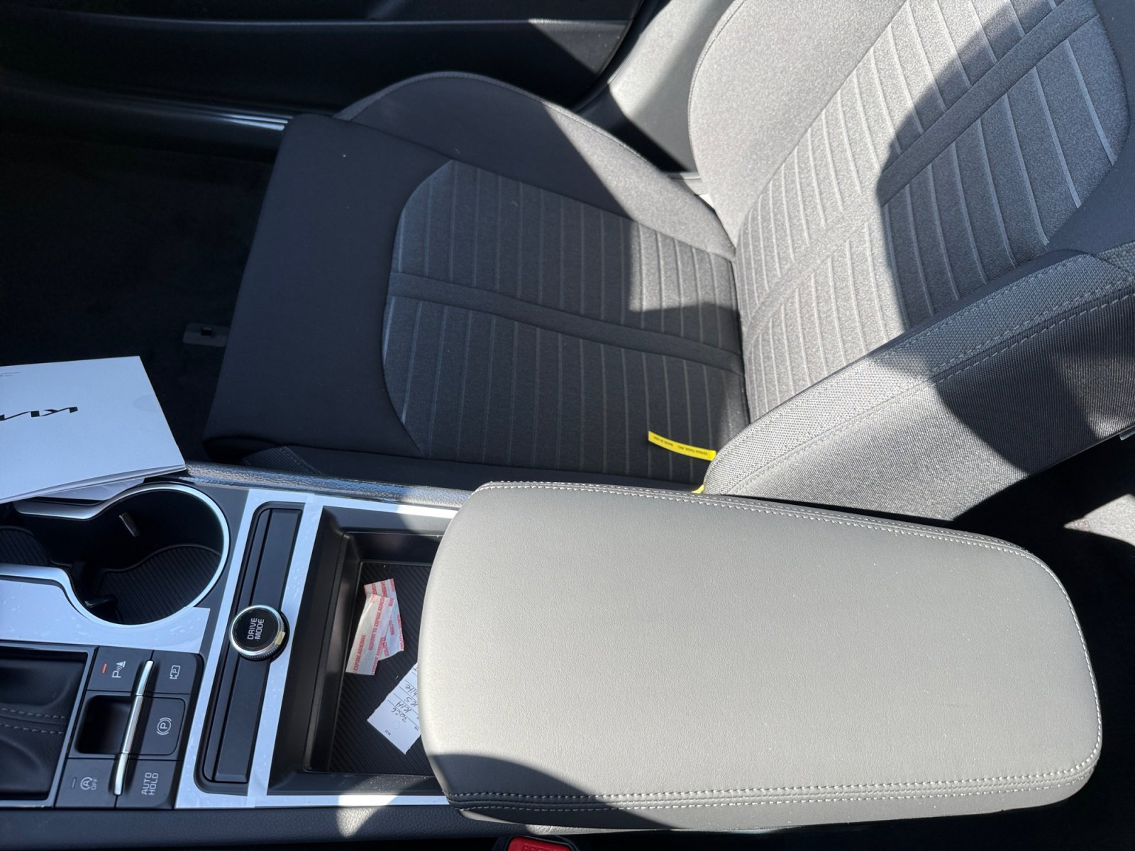 New 2026 Snow White Pearl Kia LXS image 14