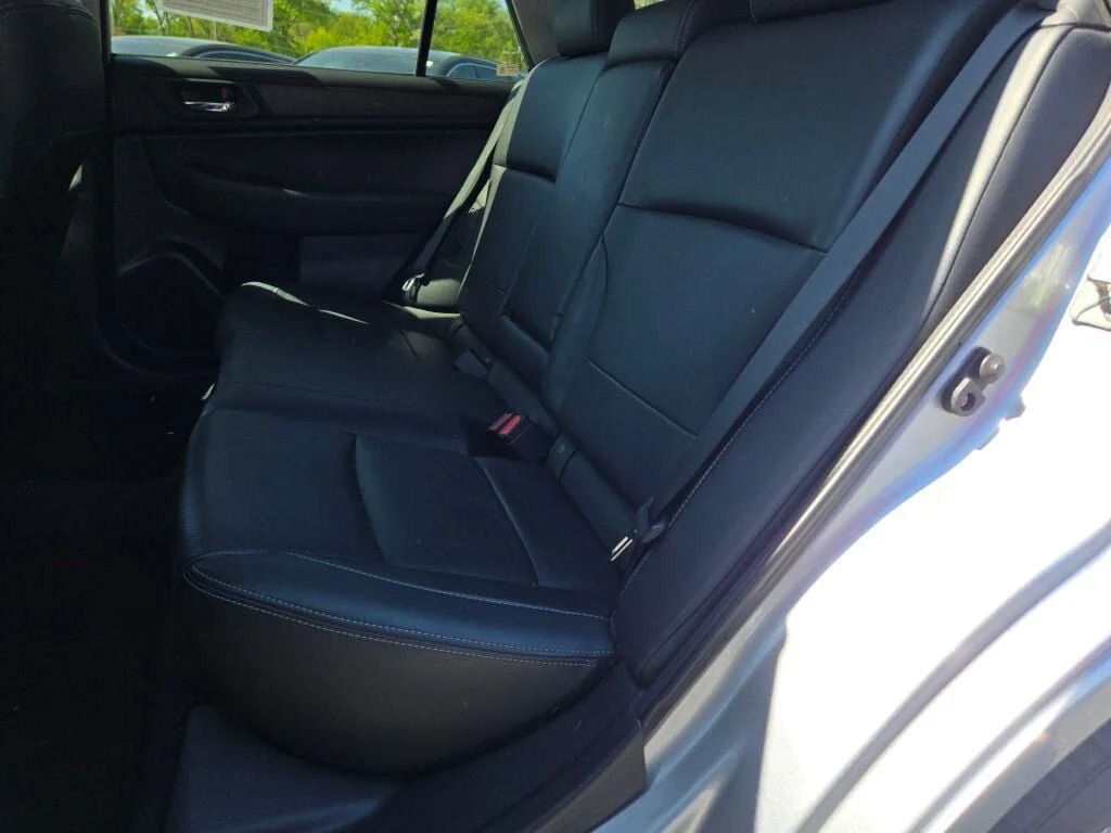 Used 2016 Silver Subaru 2.5i image 17