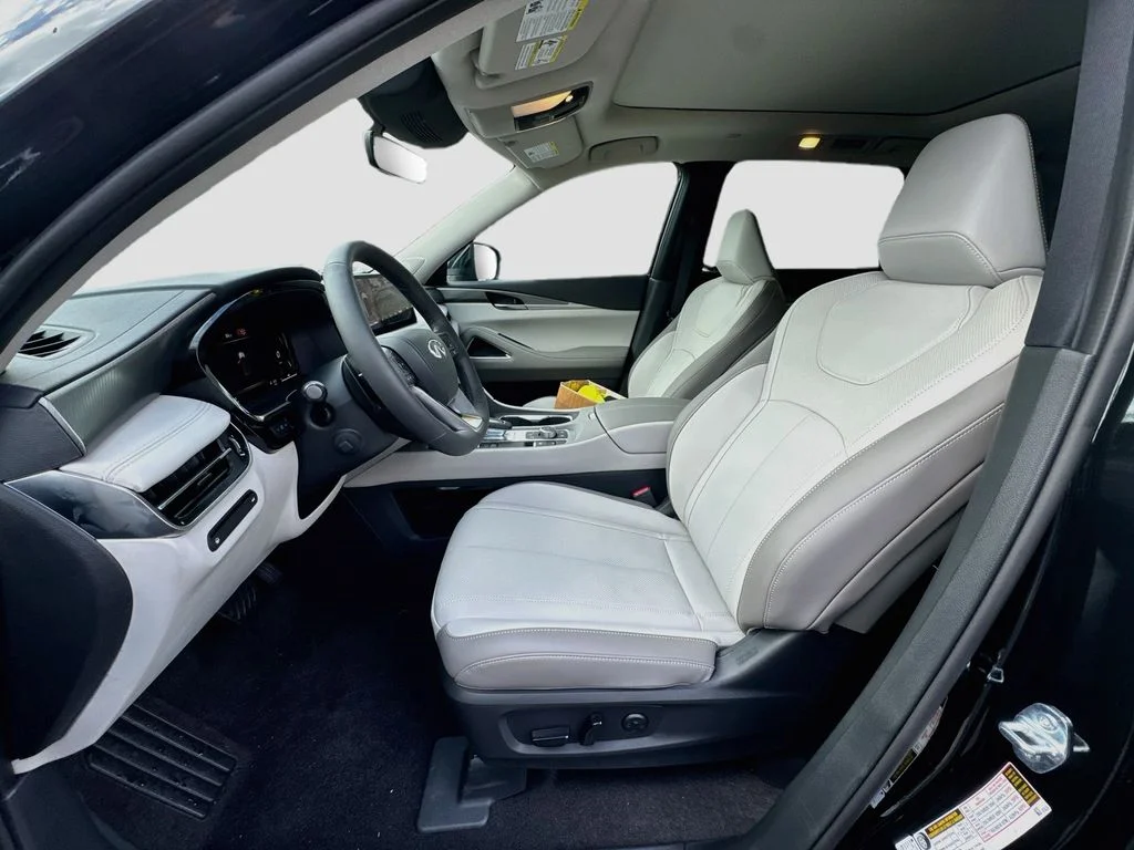 New 2027 MINERAL BLACK INFINITI Luxe FWD image 22