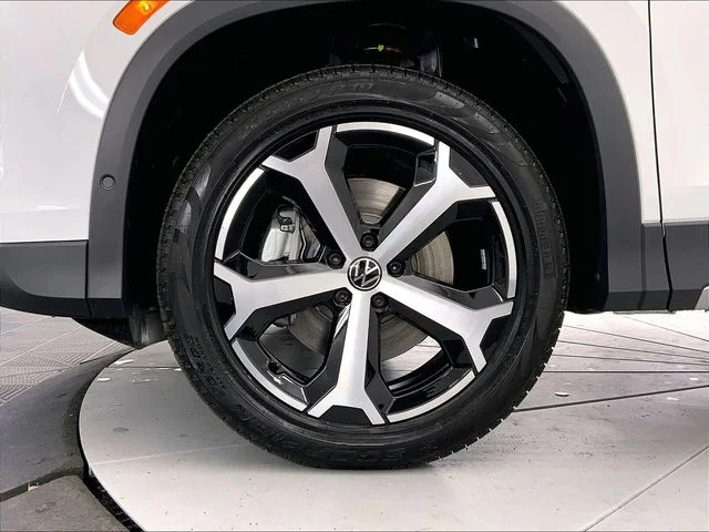 New 2026 White Volkswagen 2.0T SE image 12
