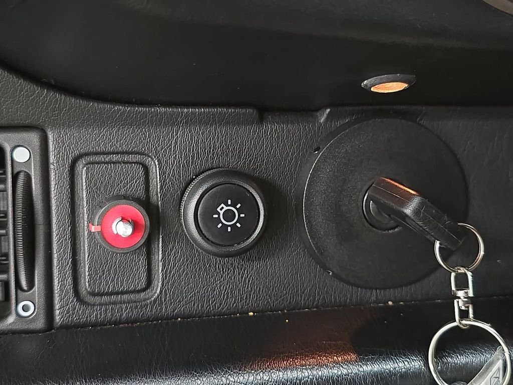 Used 1997  Porsche Carrera 2 image 19