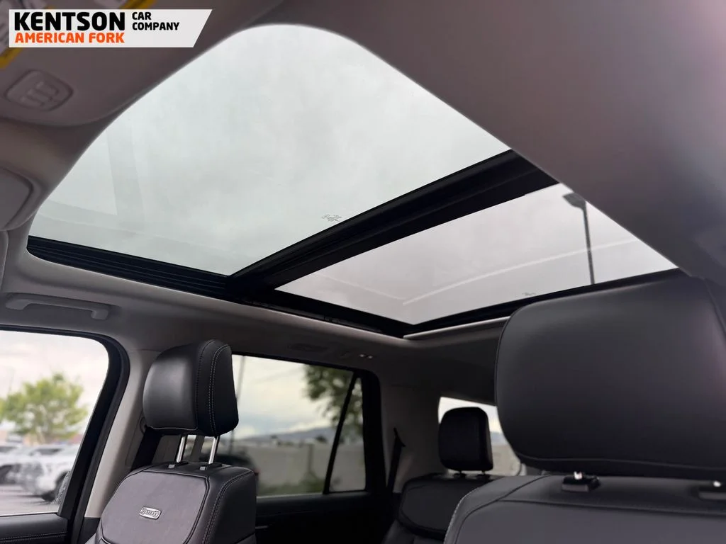 Used 2025 Silver Ford Platinum image 34