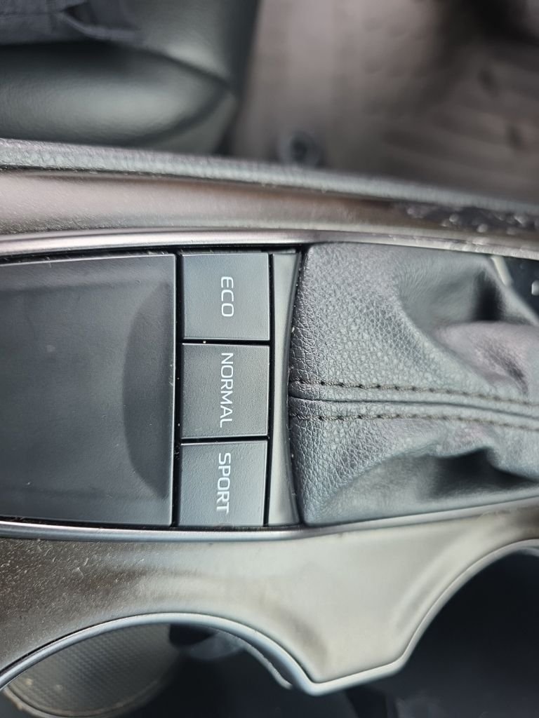 Certified Used 2022 Silver Toyota SE image 22