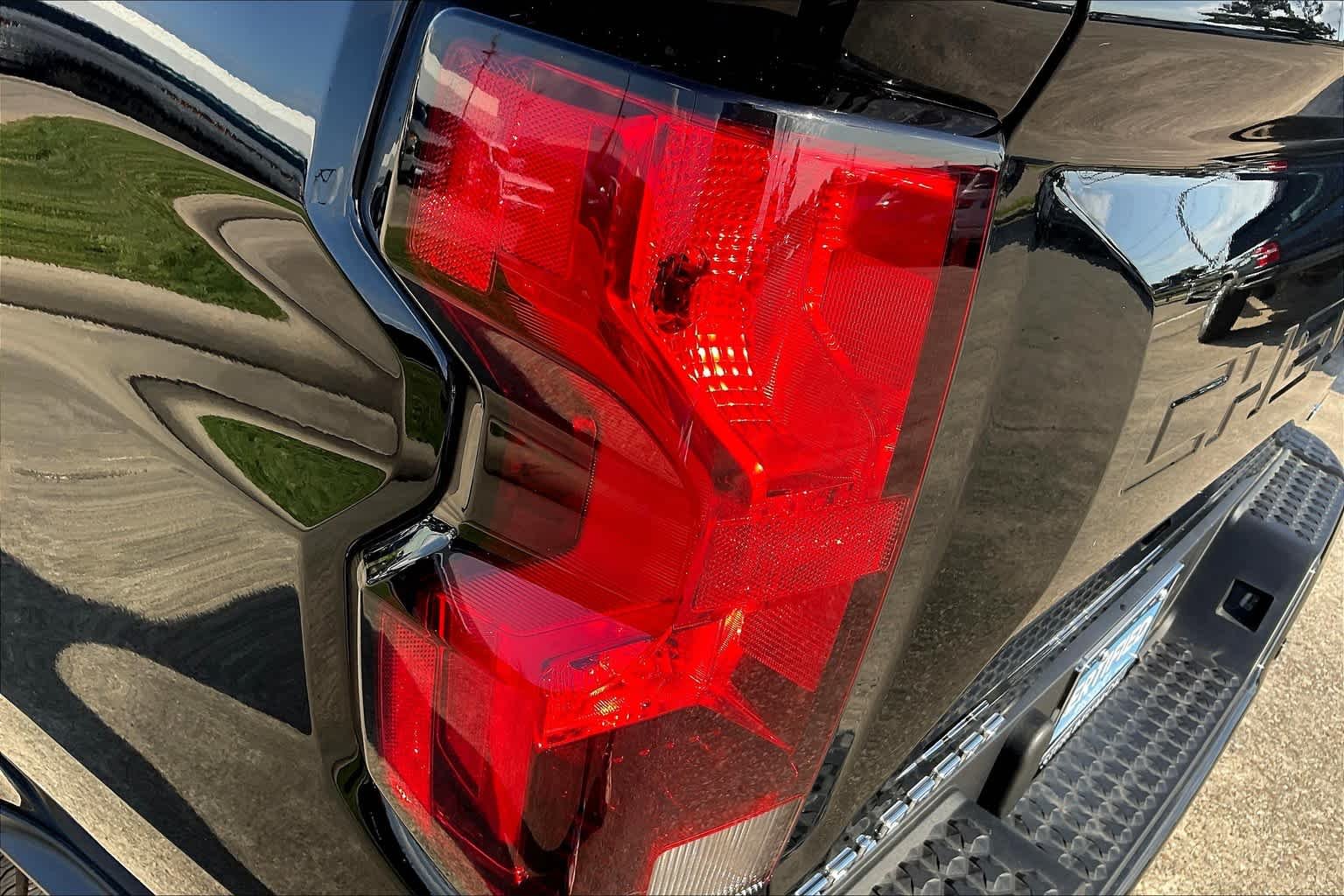2024 Chevrolet Colorado LT - Photo 27