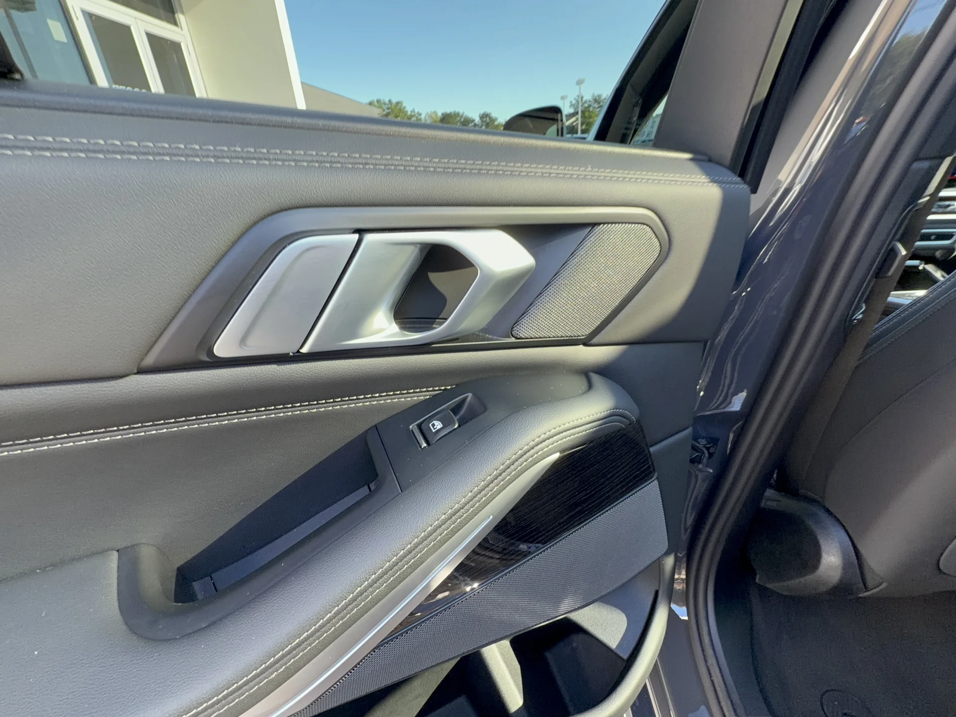 Certified Used 2025 Dravit Grey Metallic BMW xDrive40i image 26