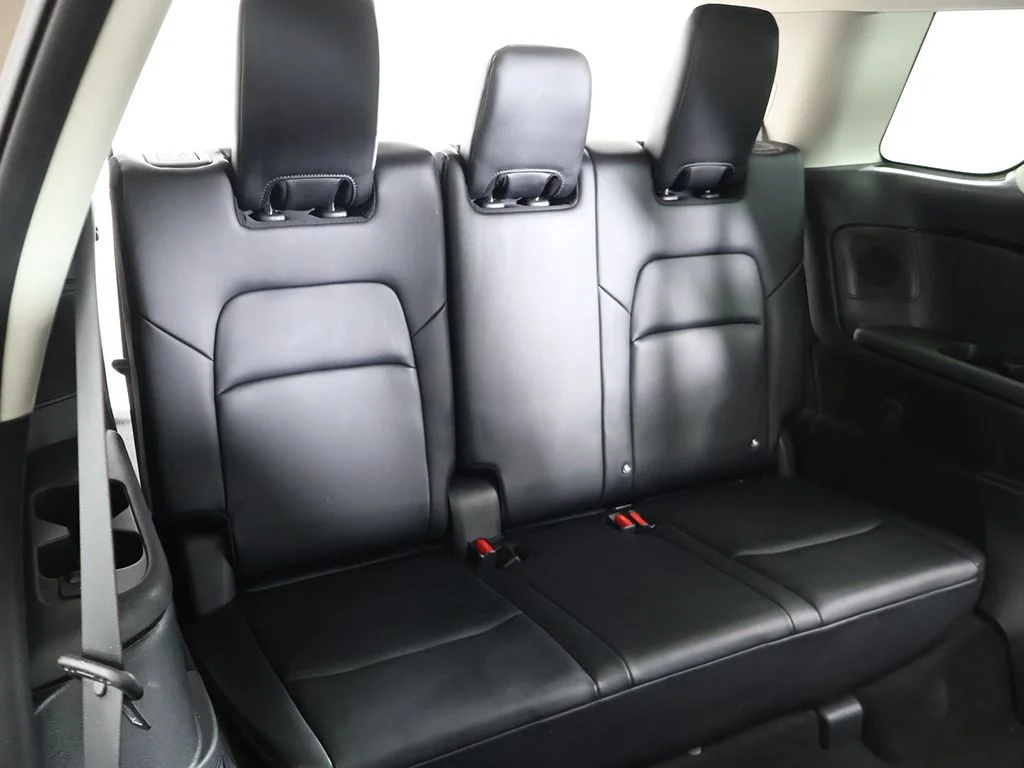 Used 2023 Beige Nissan Platinum image 44