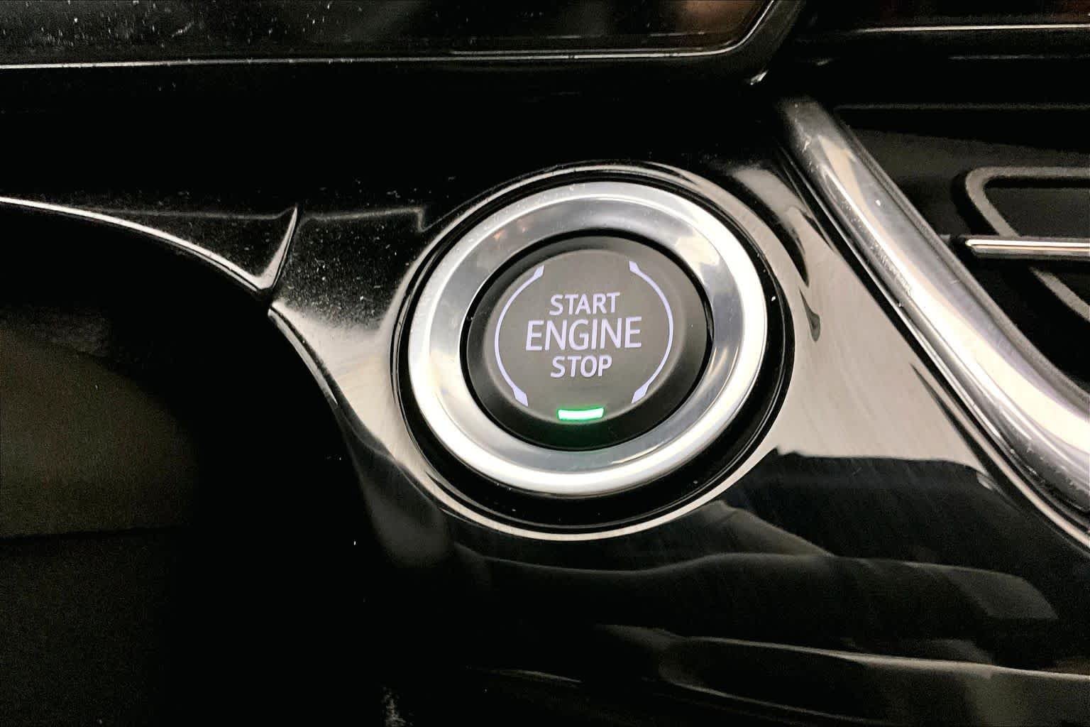 Used 2026 Summit White Chevrolet 2RS image 31
