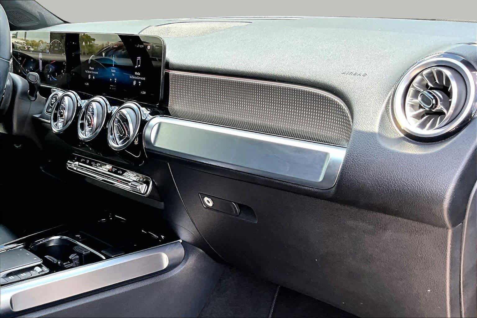 Used 2023 Night Black Mercedes-Benz GLB 250 image 19