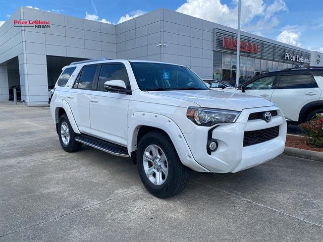 Used 2016 Super White Toyota SR5 image 1