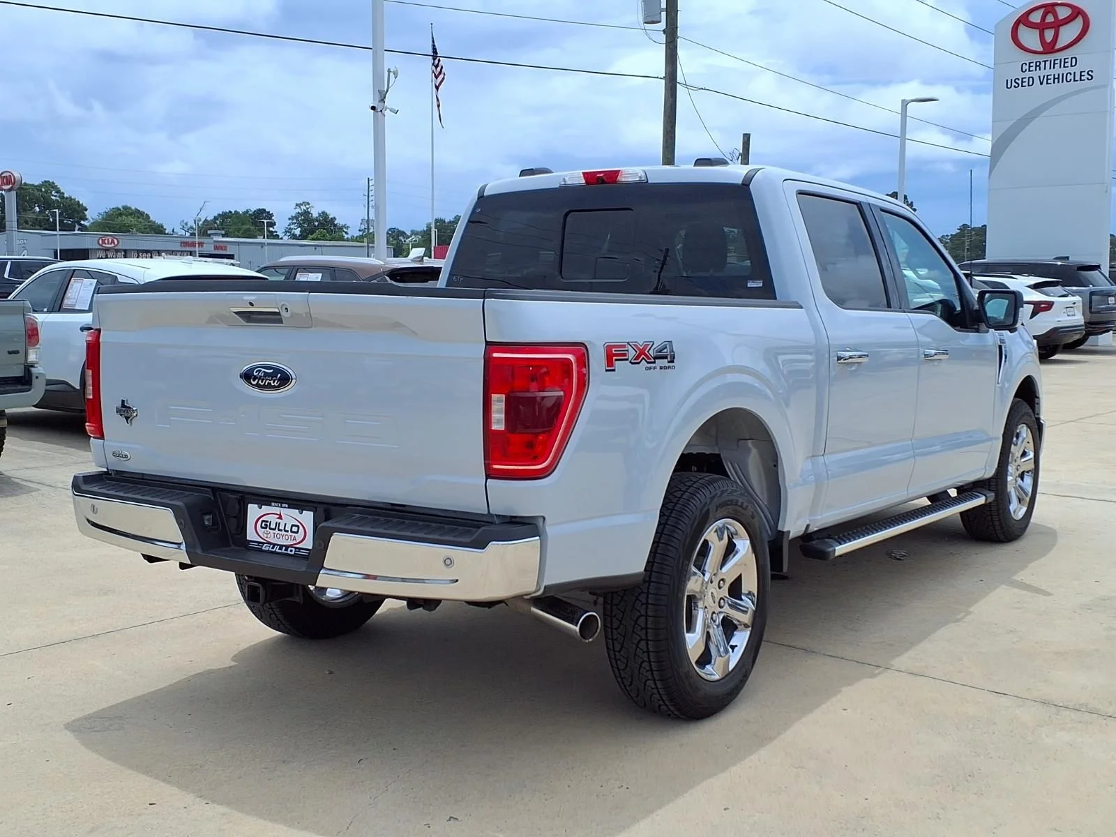 Used 2022 White Ford XLT image 6
