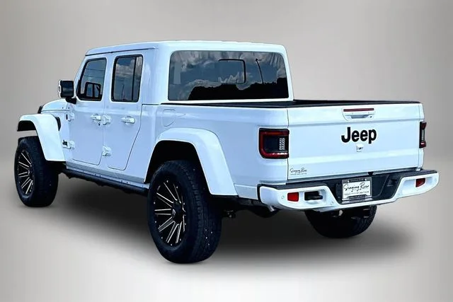 Used 2023 White Jeep Overland image 4