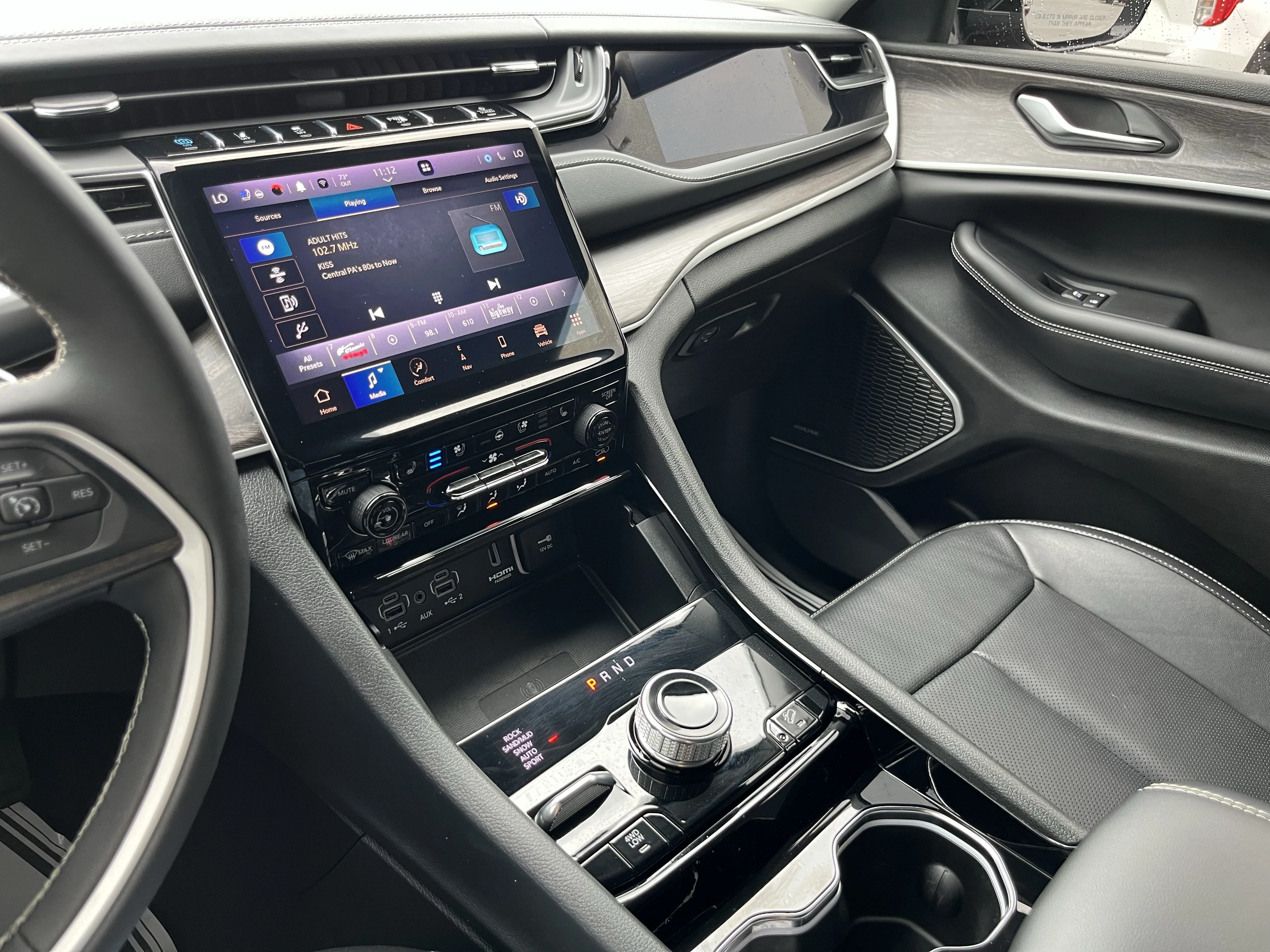 Used 2023 Velvet Jeep 4xe image 32