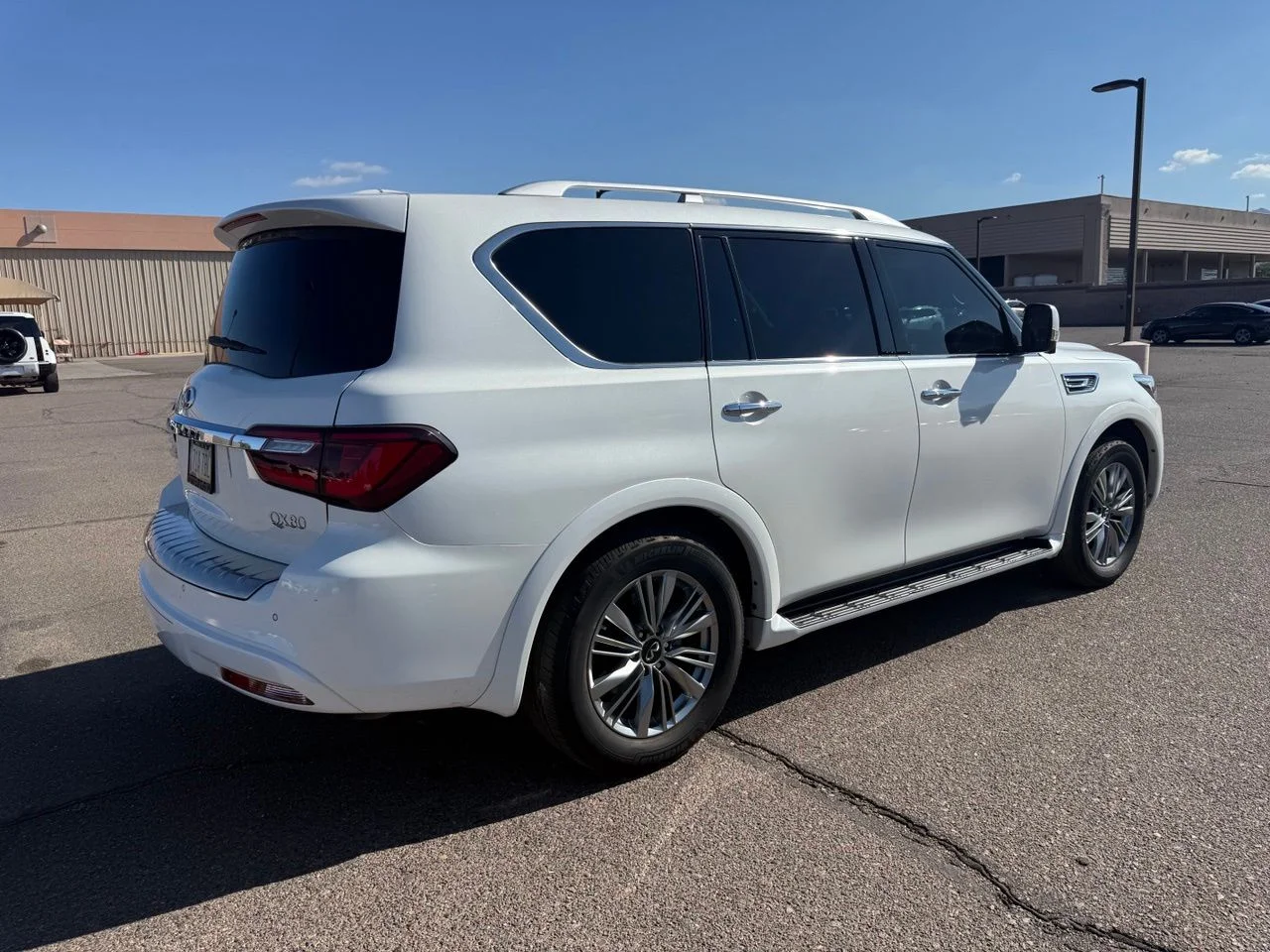 Used 2022 Moonstone White INFINITI Luxe image 4