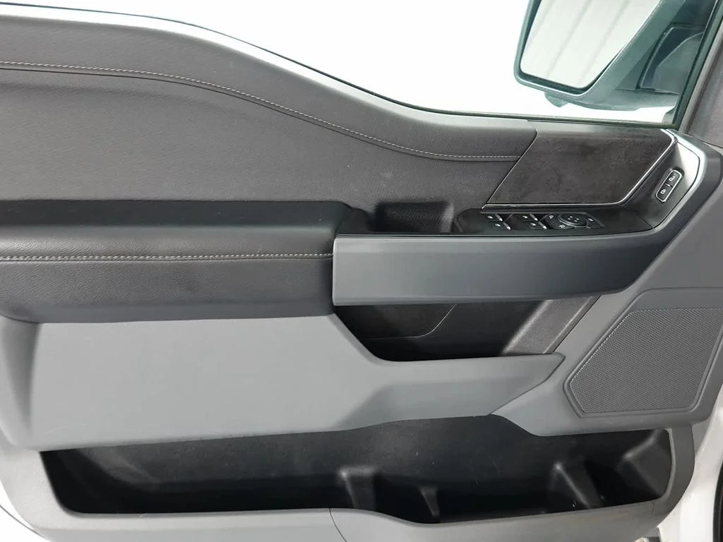Used 2024 Oxford White Ford XLT image 11