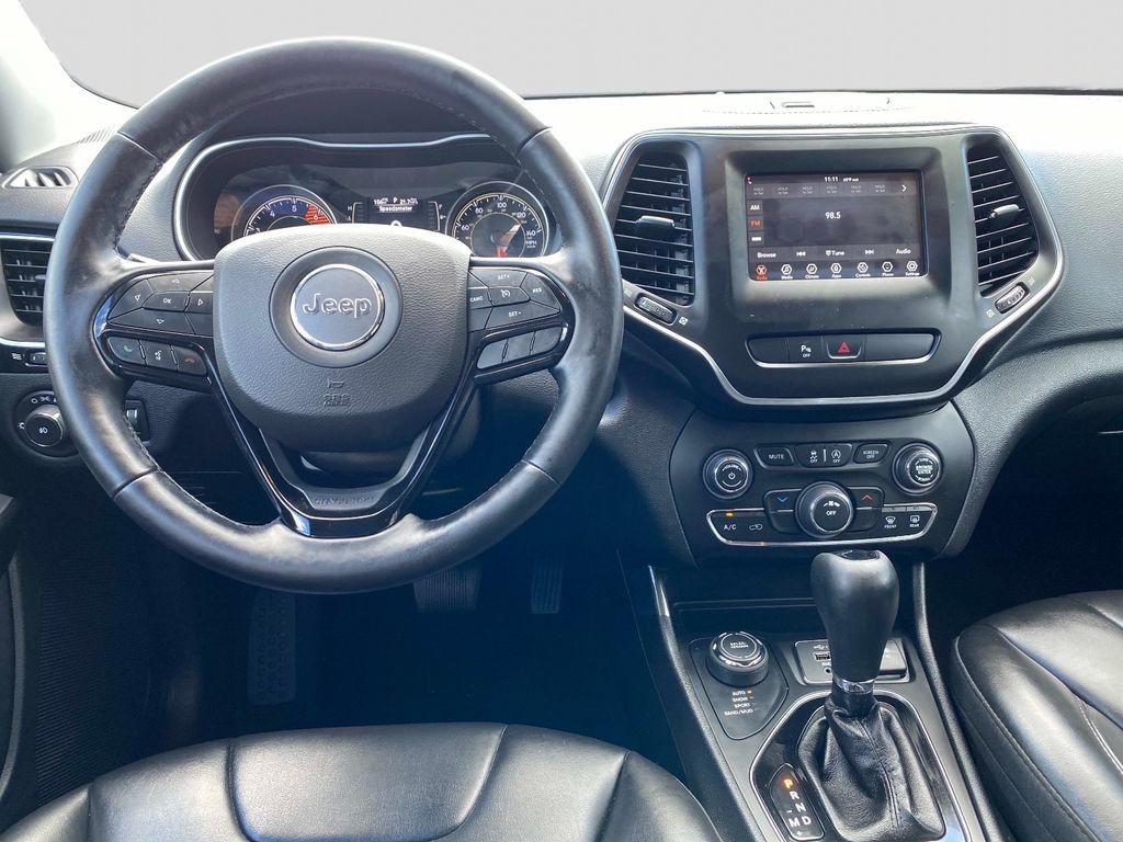 Used 2020 White Jeep Latitude Plus image 12