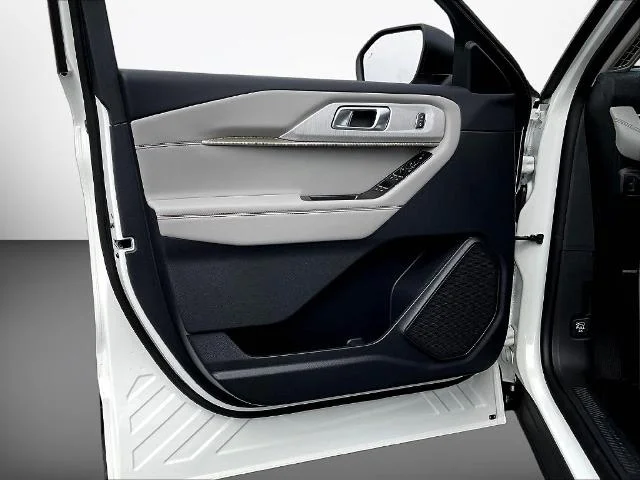 New 2026 Star White Metallic Tri-Coat Ford Active image 69