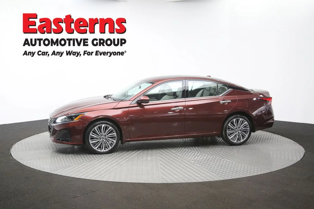 Used 2024 Red Nissan 2.5 SL image 62