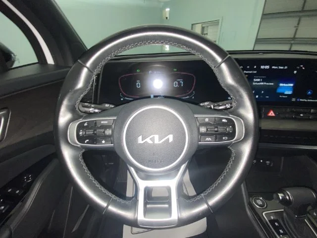 Used 2023 White Kia X-Line image 14