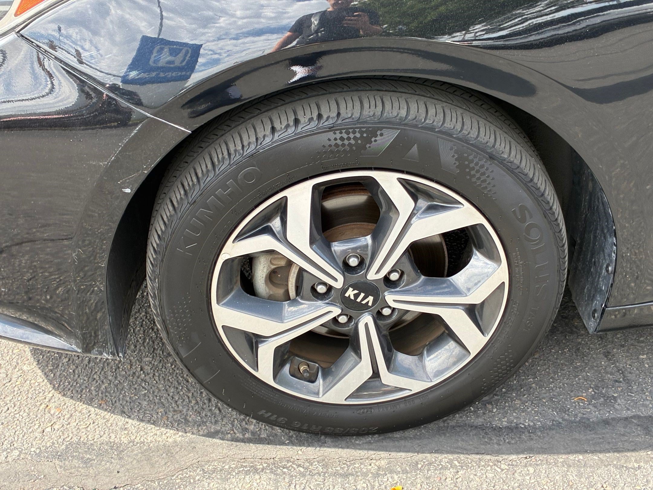 Used 2019 Aurora Black Kia LXS image 11