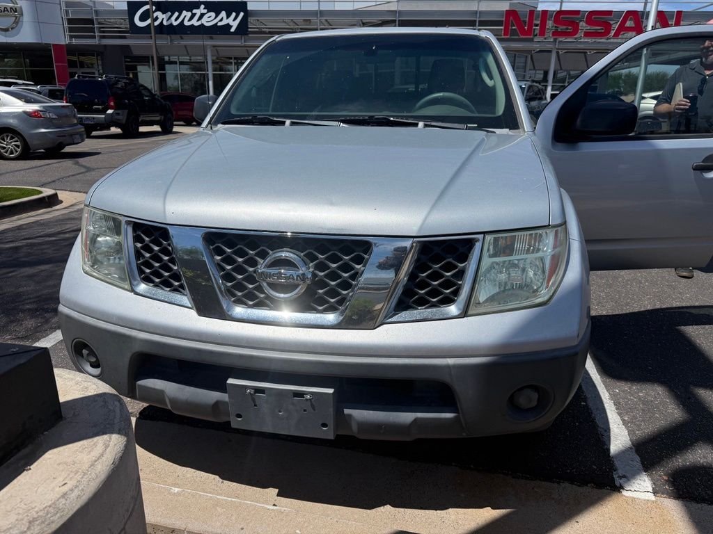 Used 2007 Silver Nissan XE image 4