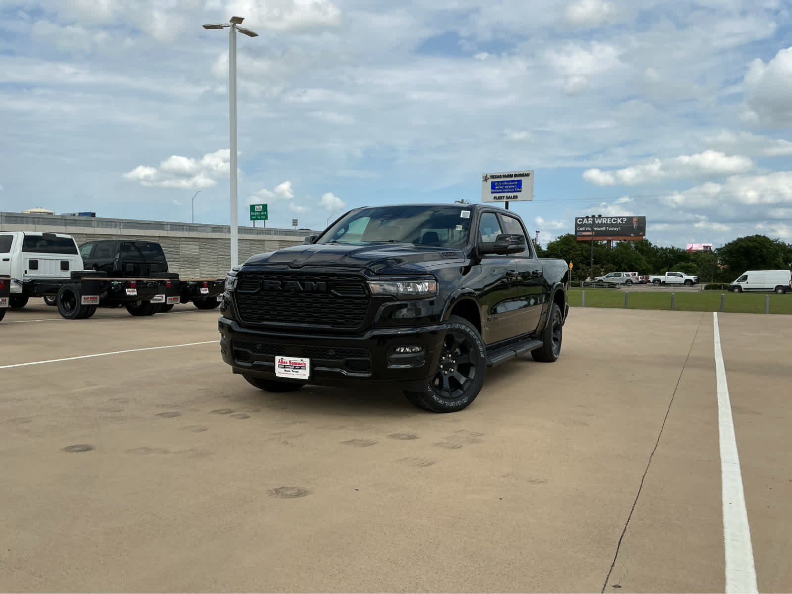 New 2026 Diamond Black Crystal Pearl-Coat Exterior Paint RAM Lone Star image 2