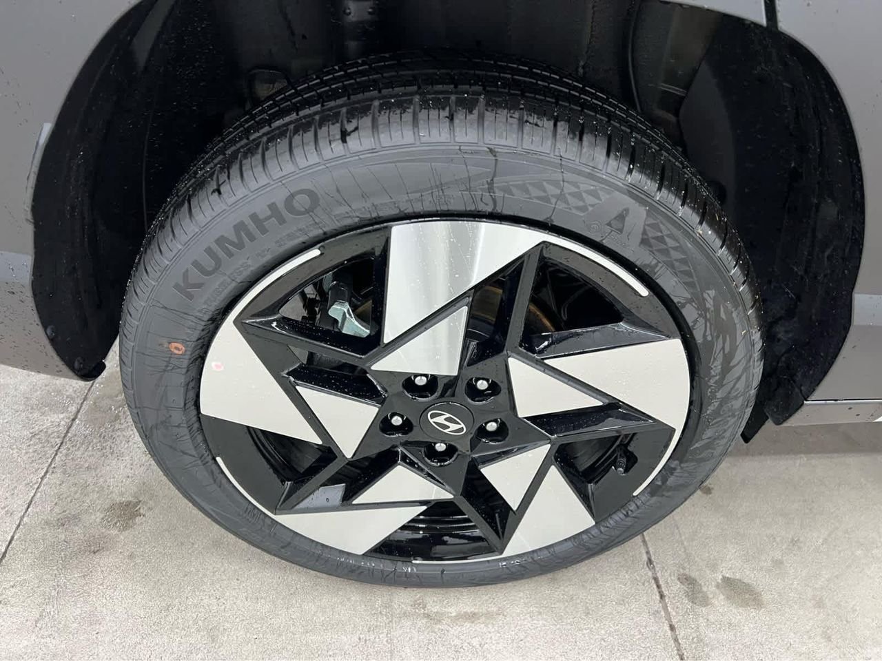 New 2026 Abyss Black Pearl Hyundai Limited AWD image 9