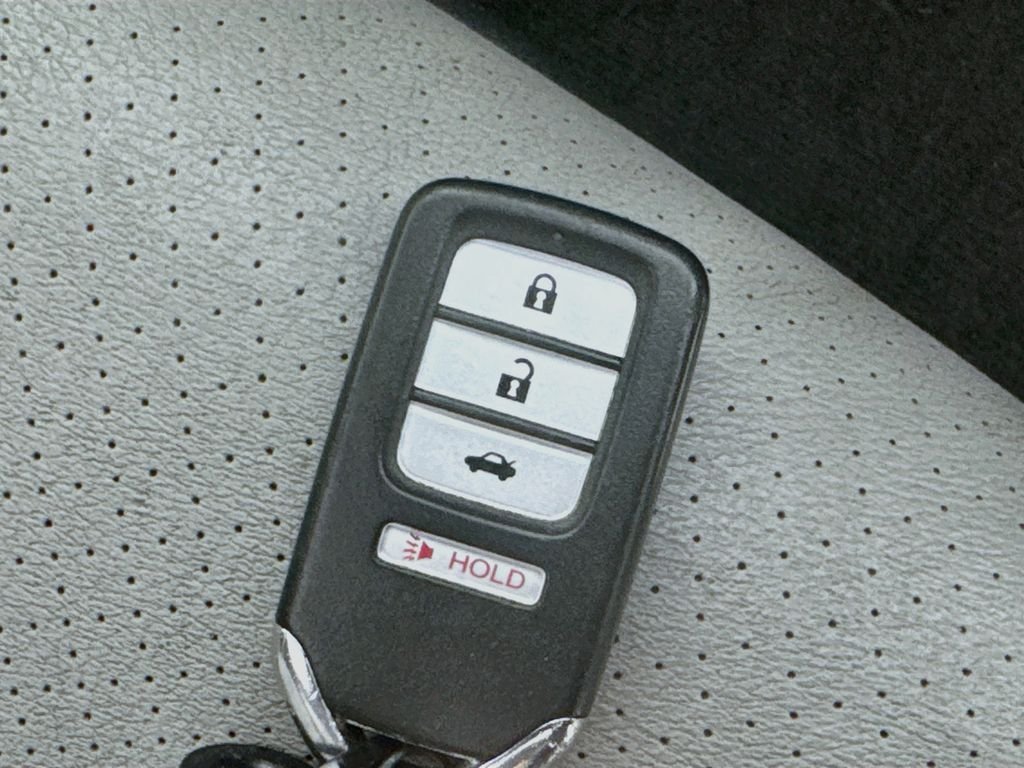 Used 2015 Gray Honda EX-L image 38