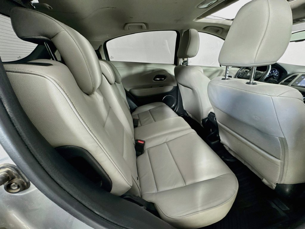 Used 2016 Silver Honda EX-L image 34