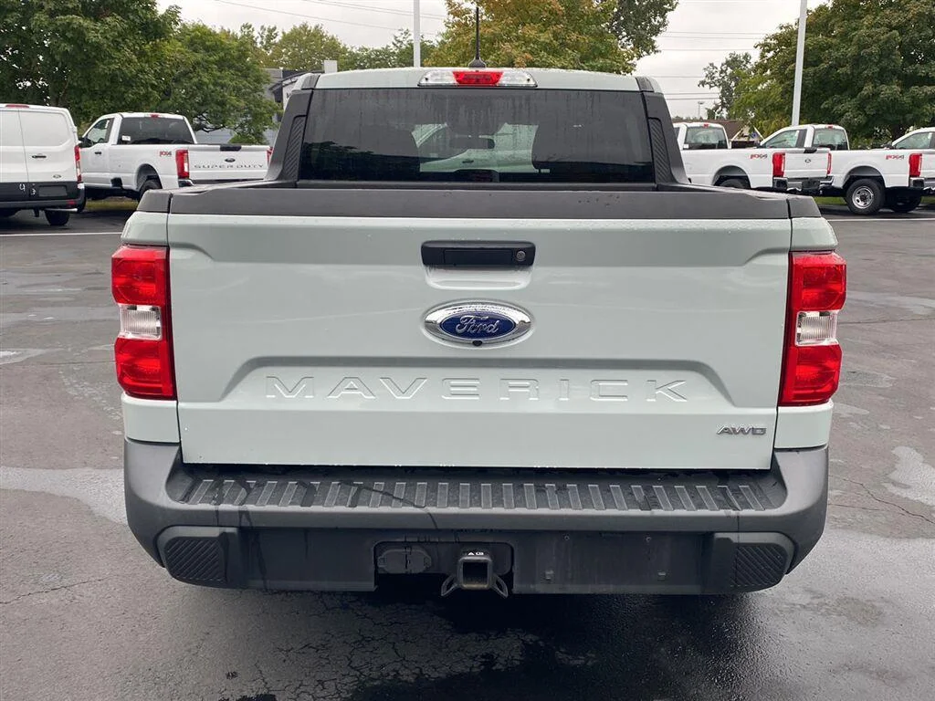 Used 2022 Oxford White Ford XLT image 9