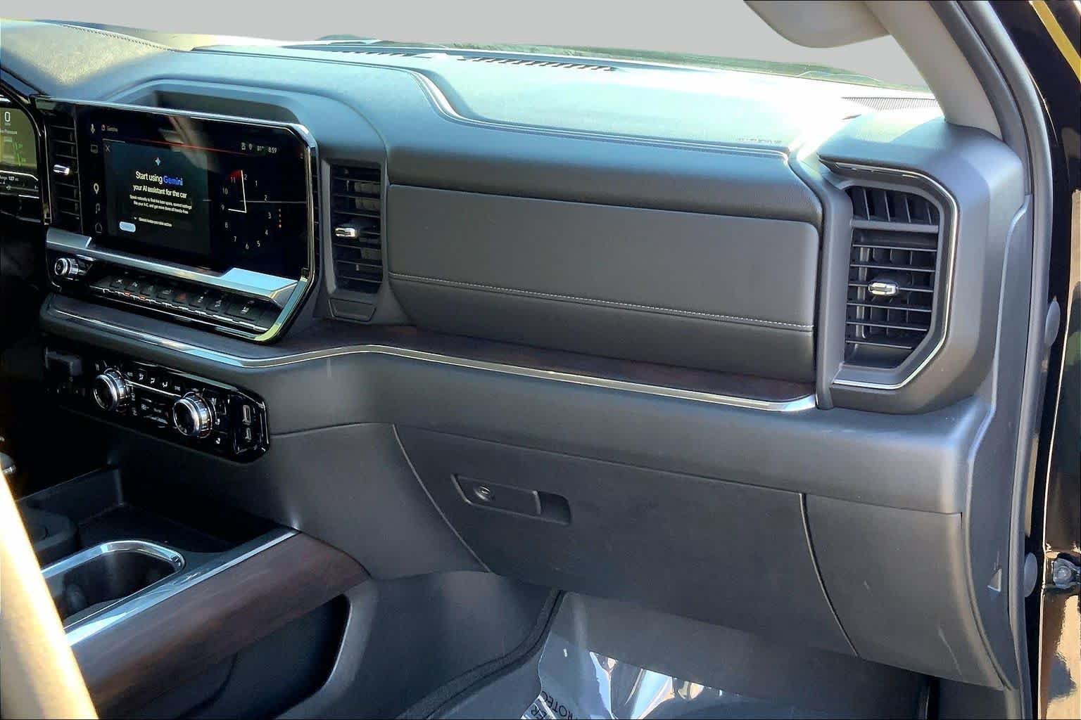 Used 2023 Onyx Black GMC SLT image 16