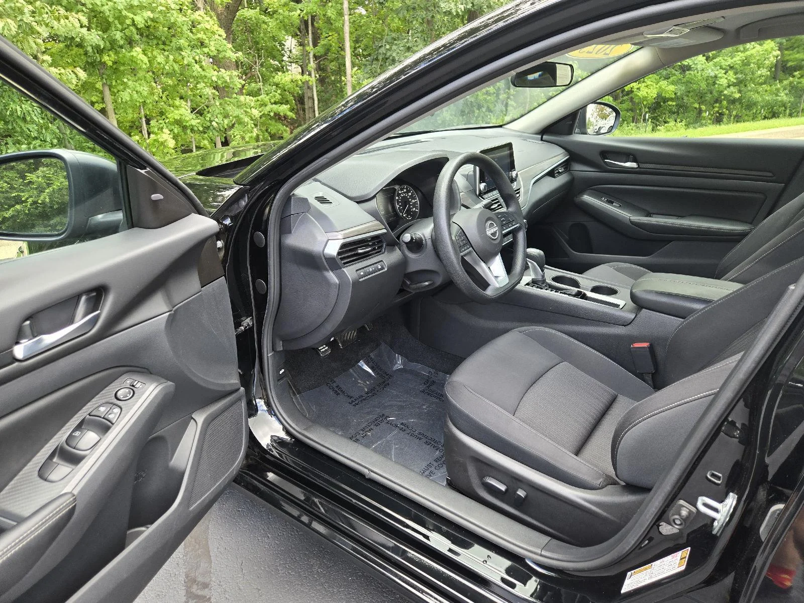 Used 2025 Super Black Nissan SV image 11