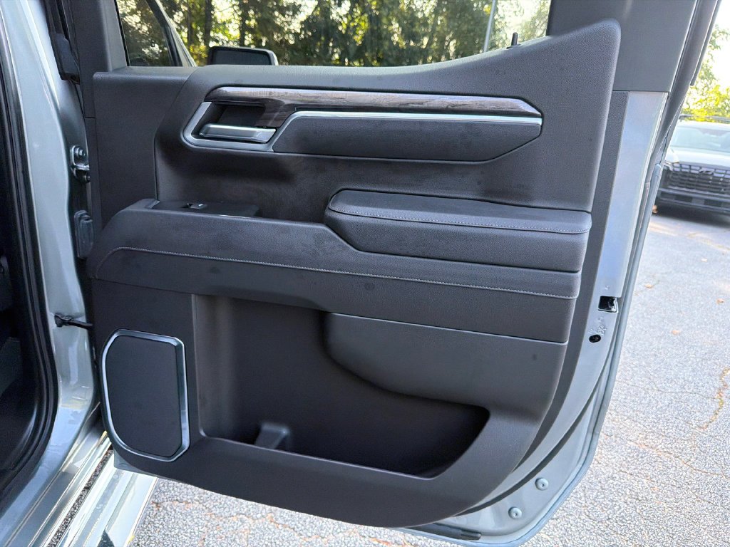 2025 Chevrolet Silverado 1500 LTZ - Photo 16